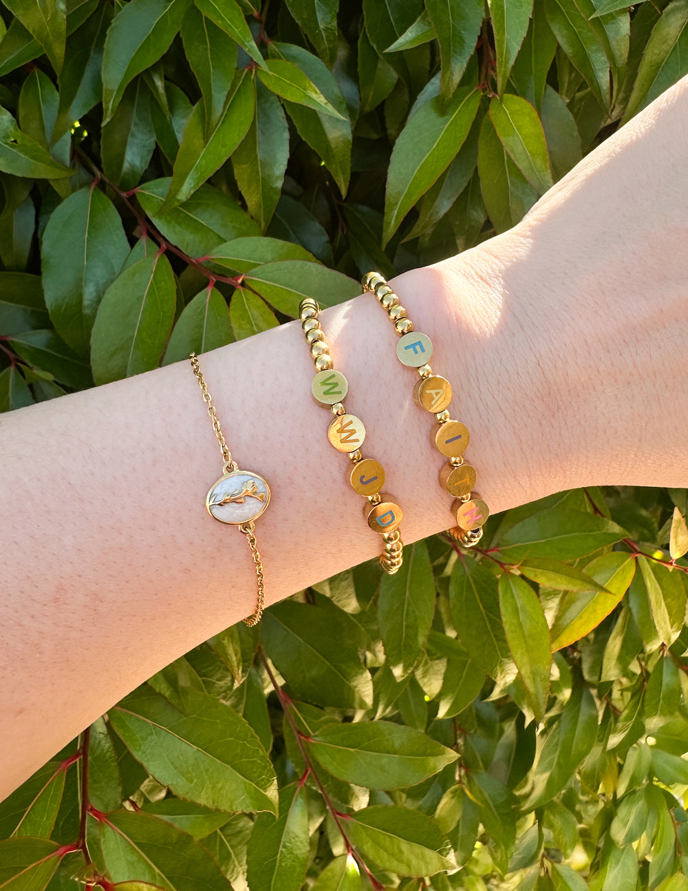 Gold WWJD Letter Bracelet